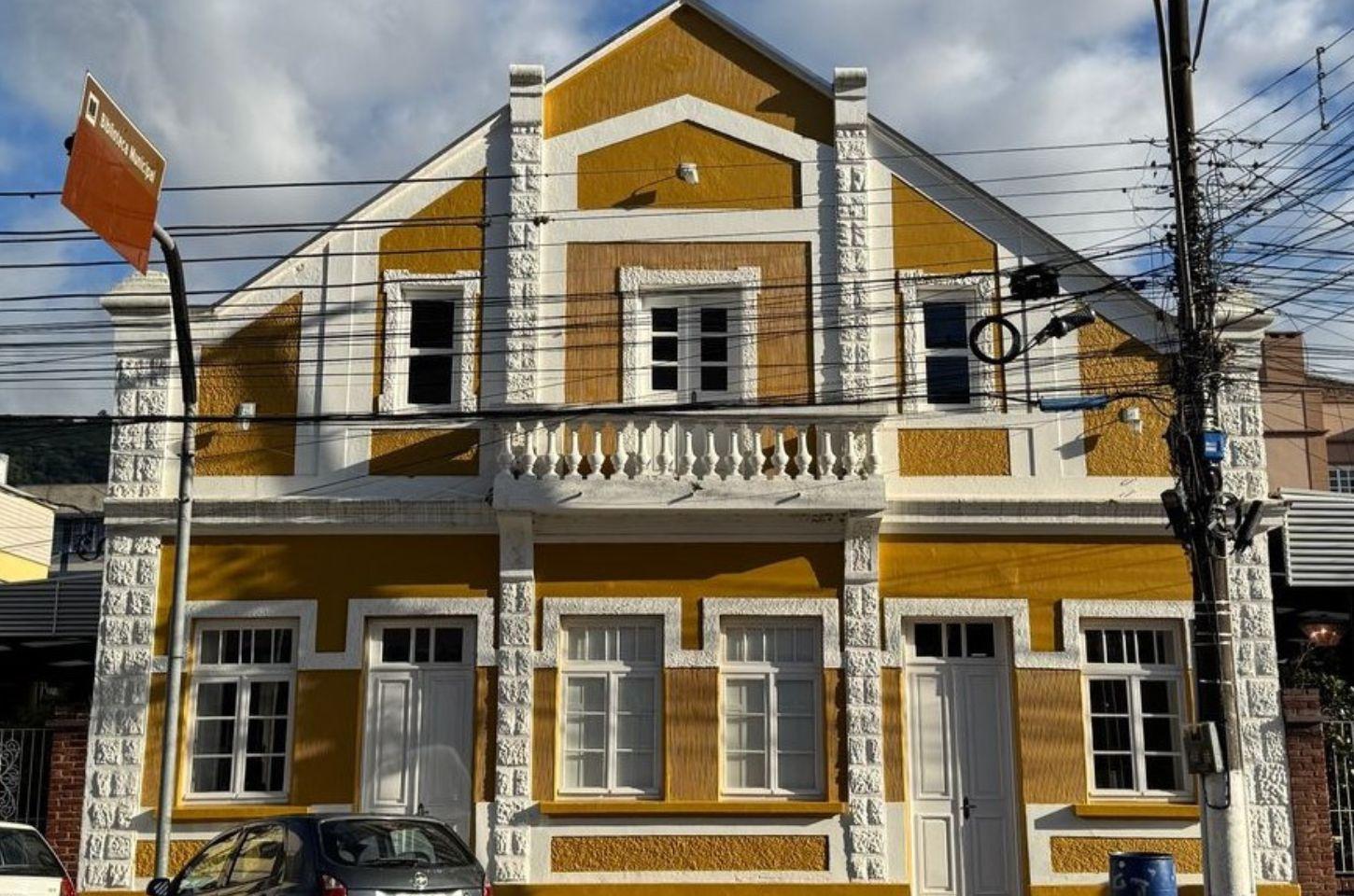 Biblioteca Pública de Osório realiza programação especial alusiva aos 120 anos do poeta Mário Quintana