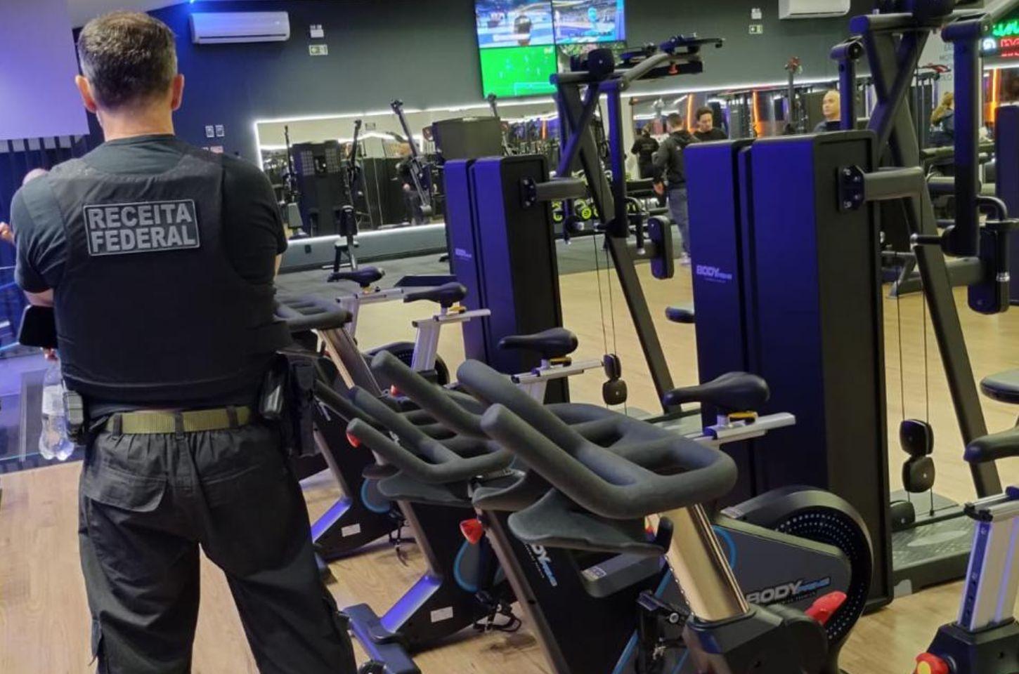 ​Operação Três Corpos Receita Federal e PF combatem importação irregular de equipamentos para academias