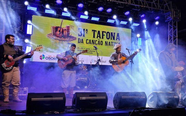 31ª Tafona da Canção Nativa reúne grande público na primeira do festival no Largo dos Estudantes Sônia Chemale em Osório31ª Tafona da Canção Nativa reúne grande público na primeira do festival no Largo dos Estudantes Sônia Chemale