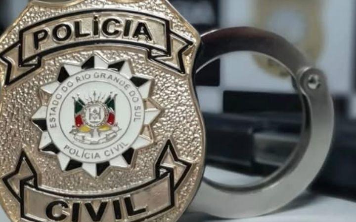 DELEGACIA DE TERRA DE AREIA CUMPRE DECISÃO JUDICIAL QUE DESENCADEOU EM CINCO MANDADOS DE BUSCA E APREENSÃO E DUAS PRISÕES PREVENTIVAS RELACIONADAS AO CRIME DE HOMICÍDIO DOLOSO OCORRIDO EM TERRA DE AREIA