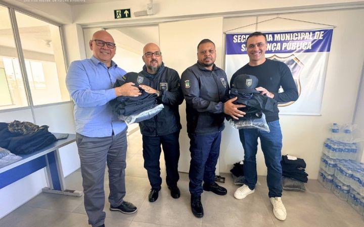 Prefeitura de Cidreira realiza entrega histórica de uniformes para a Guarda Municipal. 👮‍♂️