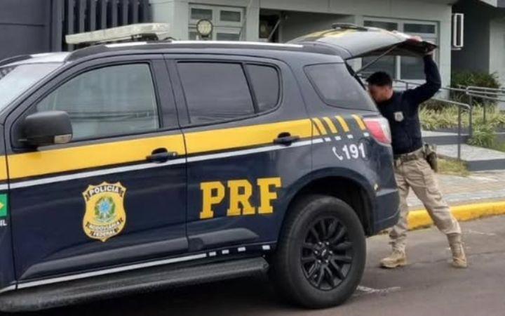 PRF prende foragido por estelionato durante fiscalização na BR-101 em Osório