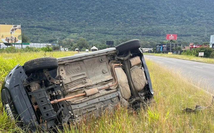  Capotamento é registrado no mesmo dia na alça de acesso da RS-030, em Osório