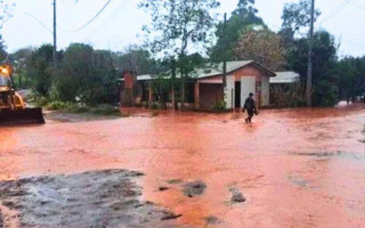 🌧️ Chuva intensa provoca alagamentos e afeta mais de 200 moradores no Noroeste do RS