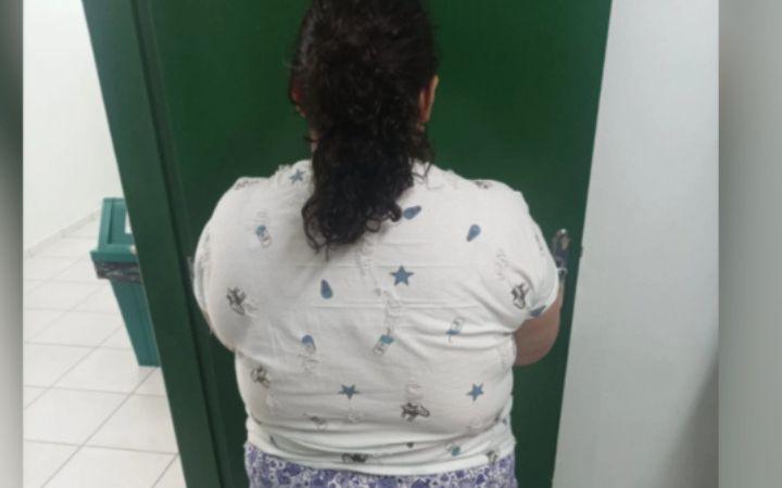 Mulher de 37 anos finge ser adolescente e é presa um ano após adoção em SC