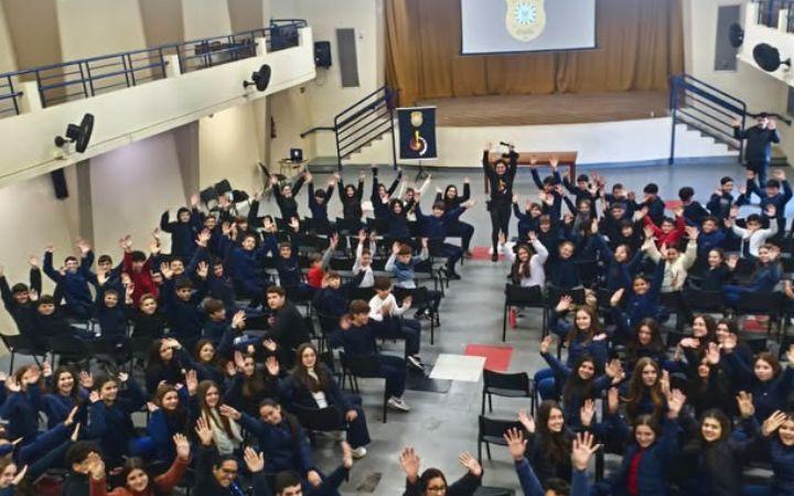 POLÍCIA CIVIL REALIZA “PAPO DE RESPONSA” NO COLÉGIO SANTA TEREZINHA EM SANTO ANTONIO DA PATRULHA