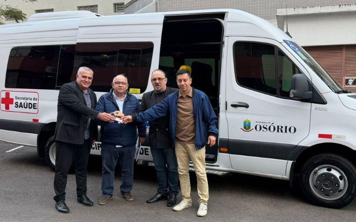 Prefeitura de Osório adquire novo micro-ônibus para o transporte de pacientes