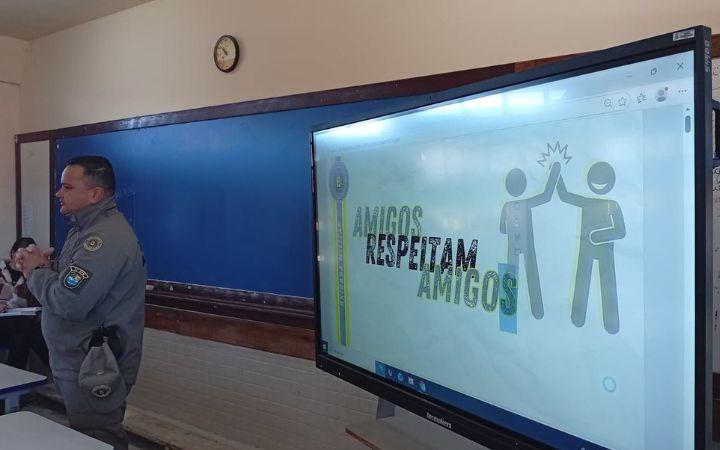 CONSCIENTIZAÇÃO SOBRE BULLYING É TEMA DE PALESTRA NA EMEF PROFESSORA CLELIA DA CUNHA DE MORAIS