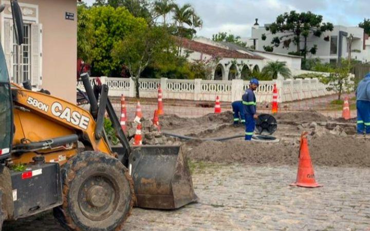 Nove municípios do Litoral recebem obras e ações da Corsan nesta semana