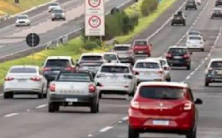 ASSEMBLEIA LEGISLATIVA DERRUBA VETO E MOTORISTAS DO RS NÃO PAGARÃO MAIS TAXA DE LICENCIAMENTO A PARTIR DE 2027