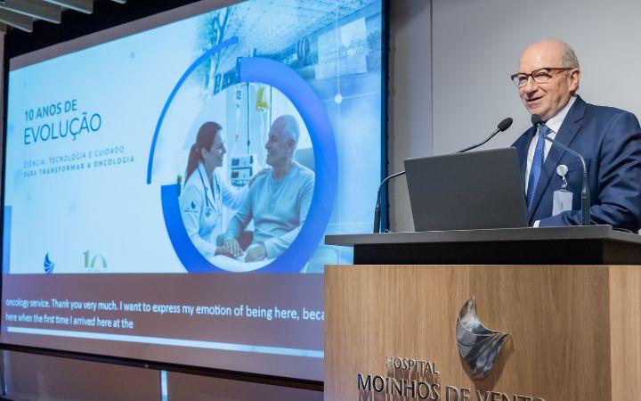 Centro de Oncologia do Hospital Moinhos de Vento completa 10 anos e debate vacinas contra o câncer com pesquisadoras de Oxford 