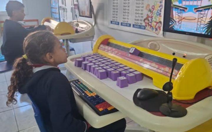 MESA EDUCACIONAL AMPLIA POSSIBILIDADES DE APRENDIZAGEM NA EMEF ESTADO DE SANTA CATARINA EM IMBÉ