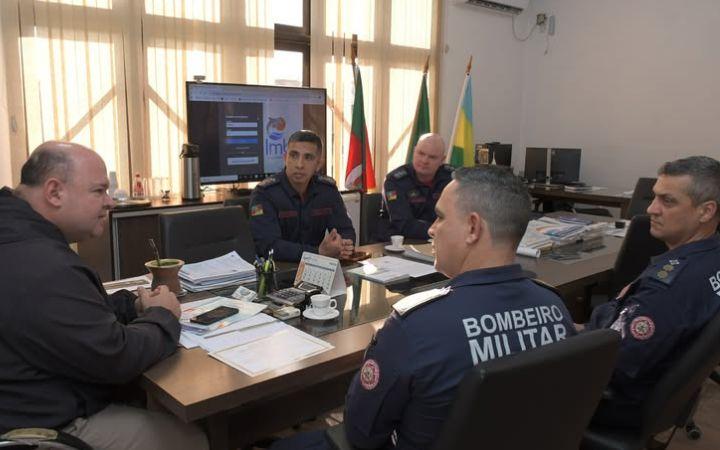 Prefeitura e Corpo de Bombeiros alinham planejamento da Operação Verão 2026/2027 em Imbé 