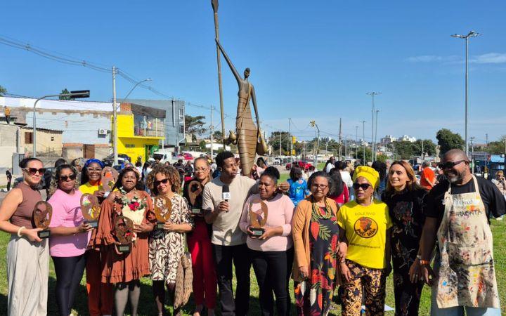 Rainha Ginga Francisca Dias recebe o Prêmio Dandara dos Palmares