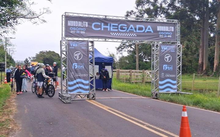 CENTENAS DE ATLETAS PARTICIPAM DA 3ª ETAPA DO CIRCUITO TRISUL DE TRIATHLON EM OSÓRIO