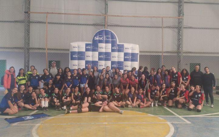 Vôlei feminino define pódio em etapa dos Jogos Escolares de Arroio do Sal