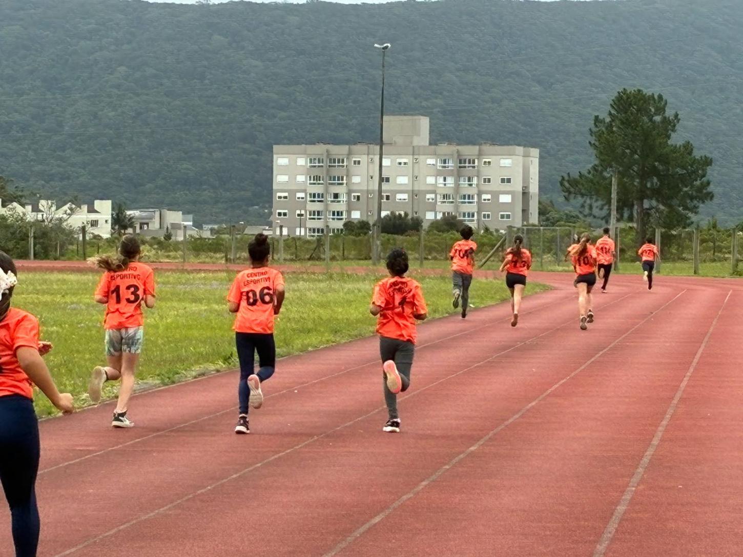ALUNOS DO CENTRO ESPORTIVO ESTUDANTIL DE IMBÉ PARTICIPAM DE ATIVIDADE DA OFICINA DE ATLETISMO EM OSÓRIO