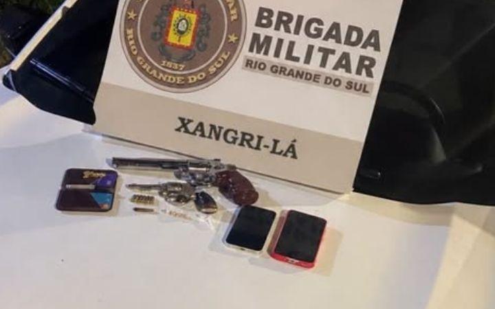 BM prende homem com arma de fogo e entorpecentes em Xangri-Lá