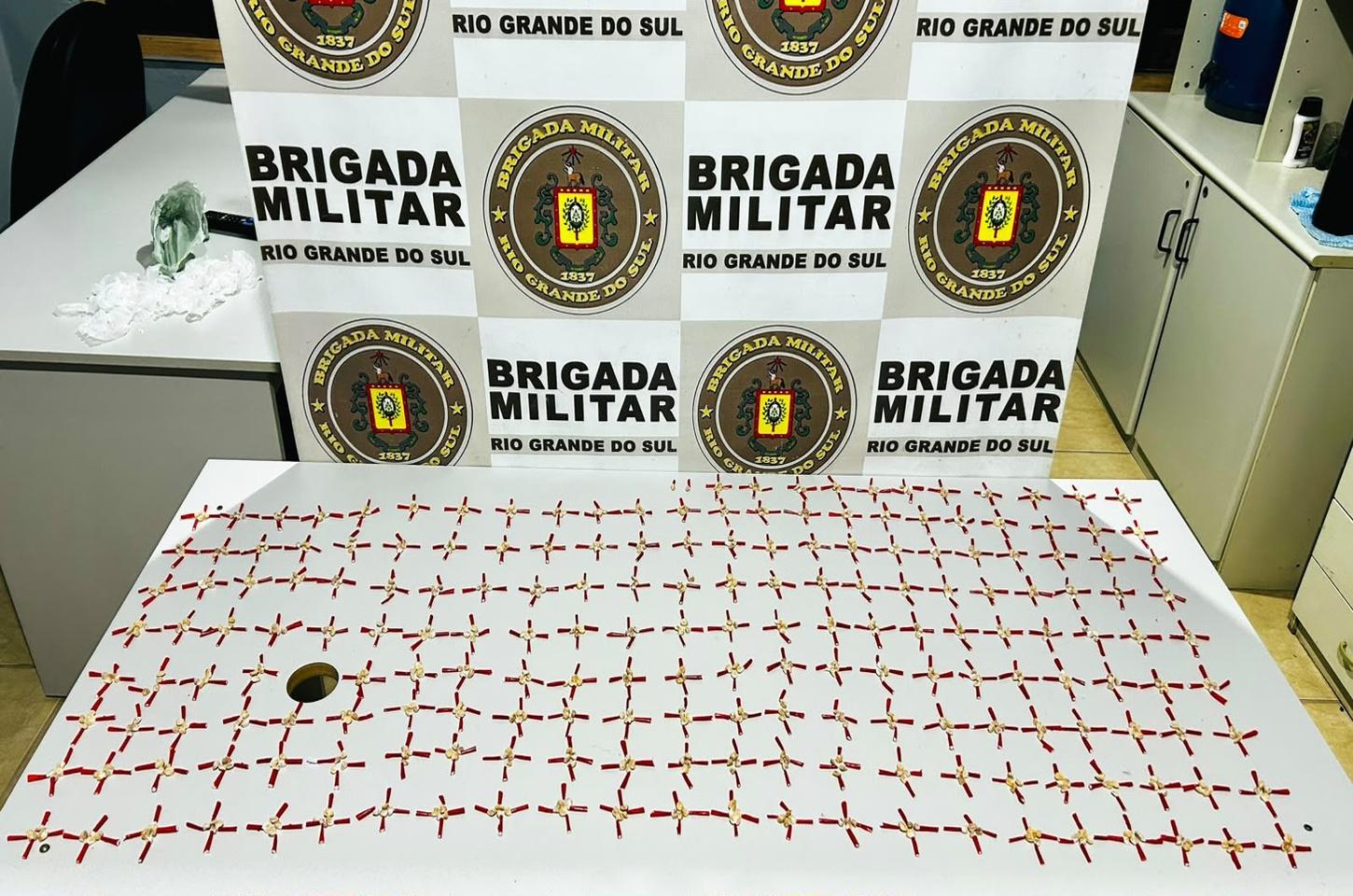 Brigada Militar apreende 778 pedras de crack em Balneário Pinhal