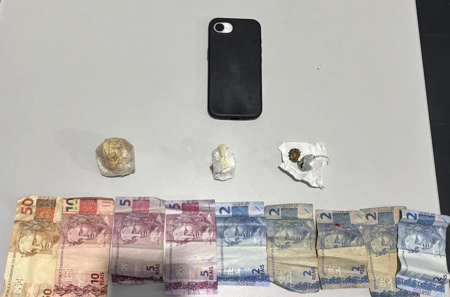 🚔 BRIGADA MILITAR APREENDE CRACK, COCAÍNA E MACONHA E PRENDE SUSPEITO DE TRÁFICO EM OSÓRIO