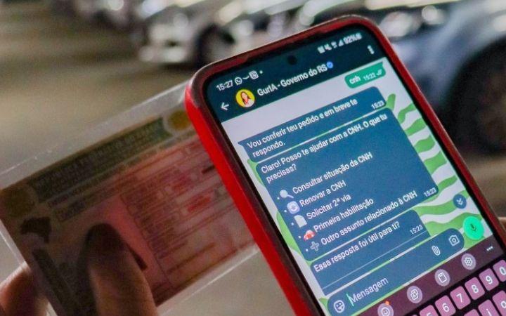GurIA amplia serviços pelo WhatsApp e possibilita ligações para números de emergência diretamente na conversa pelo aplicativo