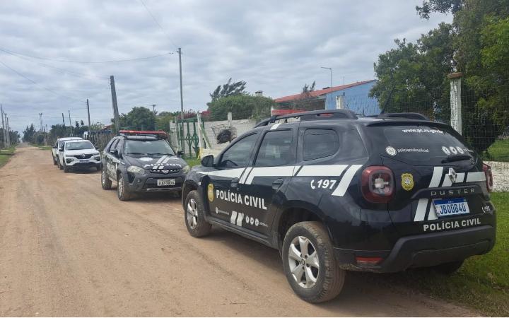 Polícia Civil fecha clínica clandestina em Balneário Pinhal e resgata 13 pessoas mantidas em situação irregular