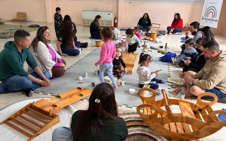 Projeto Bebeteca Itinerante promove manhã de descobertas e encantamento na Biblioteca Pública em Osório
