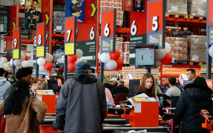 Stok Center oferece 150 vagas para a temporada de verão no litoral norte gaúcho 