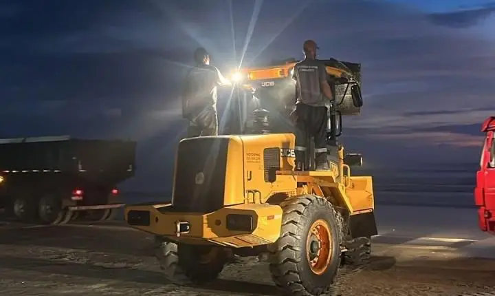 🛑 12 toneladas de lixo são retiradas da faixa de areia após o Réveillon em Capão da Canoa