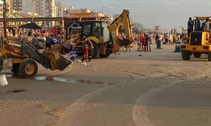 🛑 12 toneladas de lixo são retiradas da faixa de areia após o Réveillon em Capão da Canoa