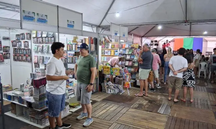 📚🎼13ª FEIRA DO LIVRO DE ATLÂNTIDA SUL REÚNE GRANDE PÚBLICO COM ATRAÇÕES CULTURAIS