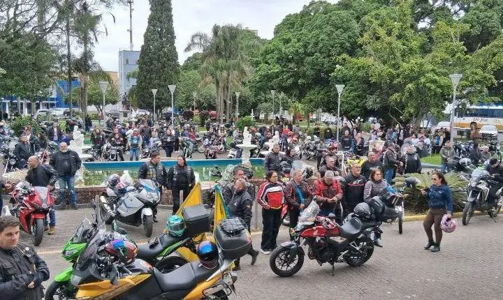 30ª Motoprocissão reuniu fiéis na frente da catedral em Osório no feriado de Nossa Srª Aparecida