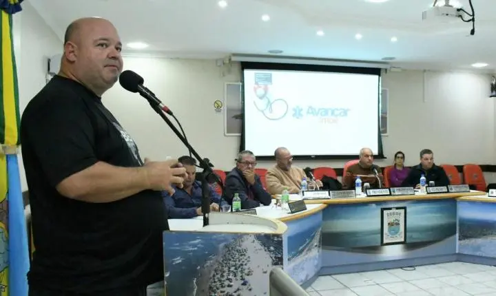 A convite do Legislativo, prefeito Ique apresenta programa Avançar Saúde com investimentos e ampliação da rede em Imbé
