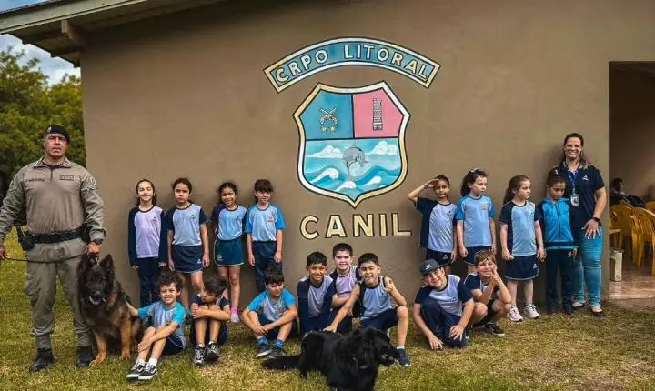 Alunos da escola Adventista visitam o Canil Regional do CRPO Litoral