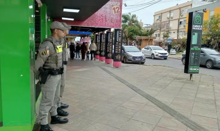 Alunos-soldados reforçam ações de policiamento preventivo durante estágio em Tramandaí