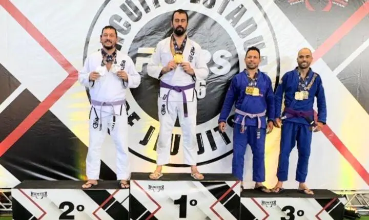Atleta gaúcho conquista ouro e bronze em competição oficial de Jiu-Jitsu