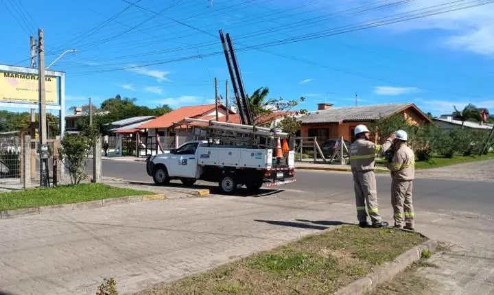 Atuação da Prefeitura de Arroio do Sal garante reforço da CEEE/Equatorial para restabelecer energia em Arroio do Sal