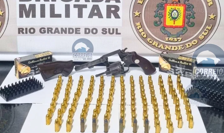 🚨 BM apreende arma de uso restrito e mais de 120 munições em Tramandaí