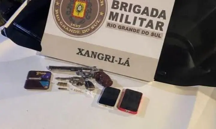 BM prende homem com arma de fogo e entorpecentes em Xangri-Lá