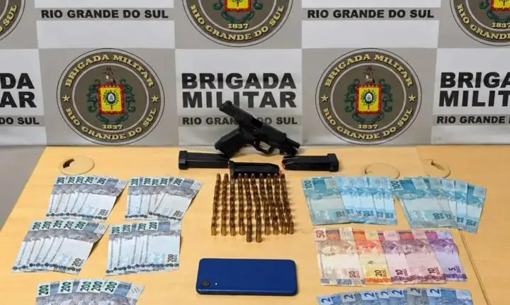 BRIGADA MILITAR PRENDE DOIS FORAGIDOS, APREENDE PISTOLA E 92 MUNIÇÕES EM SANTO ANTÔNIO DA PATRULHA