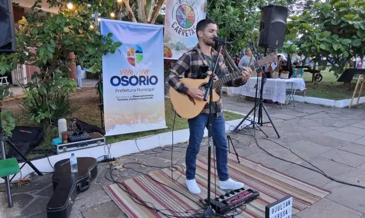 Brique das Carretas reúne grande público em tarde de teatro para as crianças