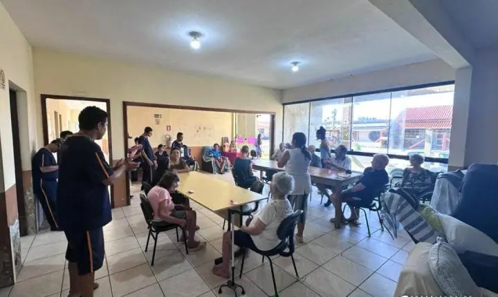 CAE leva carinho e música ao Lar dos Idosos em Cidreira