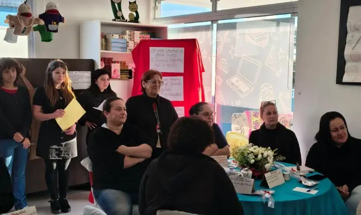 CAFÉ LITERÁRIO INCENTIVA LEITURA NA EMEF TIRADENTES DE IMBÉ