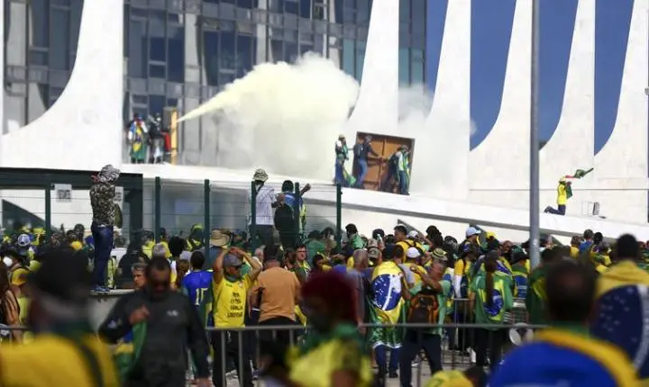 Câmara aprova projeto que reduz penas dos condenados pelo 8 de janeiro