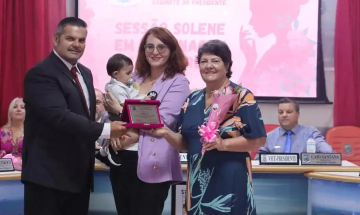 CÂMARA DE VEREADORES DE IMBÉ REALIZOU SESSÃO SOLENE EM HOMENAGEM ÀS MULHERES