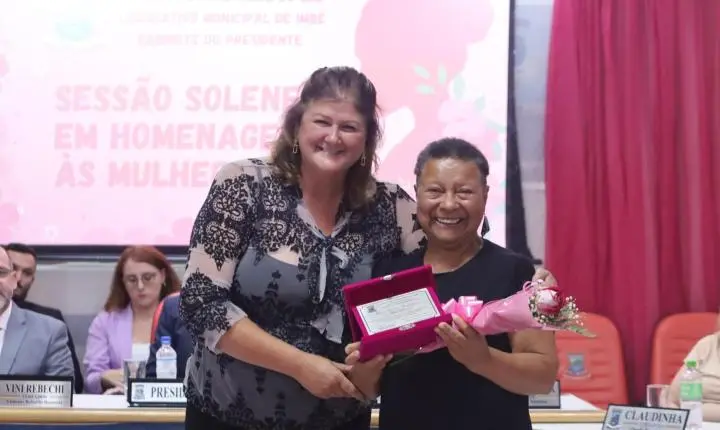 CÂMARA DE VEREADORES DE IMBÉ REALIZOU SESSÃO SOLENE EM HOMENAGEM ÀS MULHERES