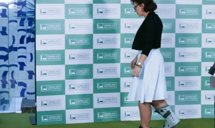 Câmara rejeita cassação da deputada Carla Zambelli