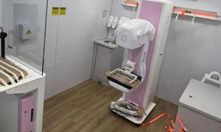 Carreta da Saúde da Mulher amplia acesso de mulheres de Arroio do Sal a mamografias e ultrassonografias