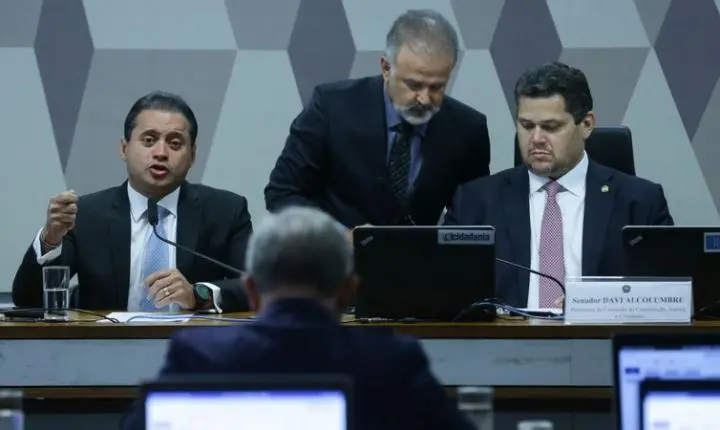 CCJ do Senado adia votação do PL do Impeachment para 2026