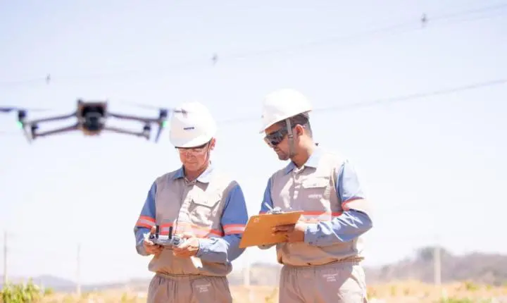 CEEE Equatorial alerta para riscos do uso de drones próximo à rede elétrica 